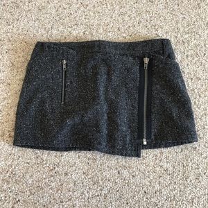Guess mini skirt